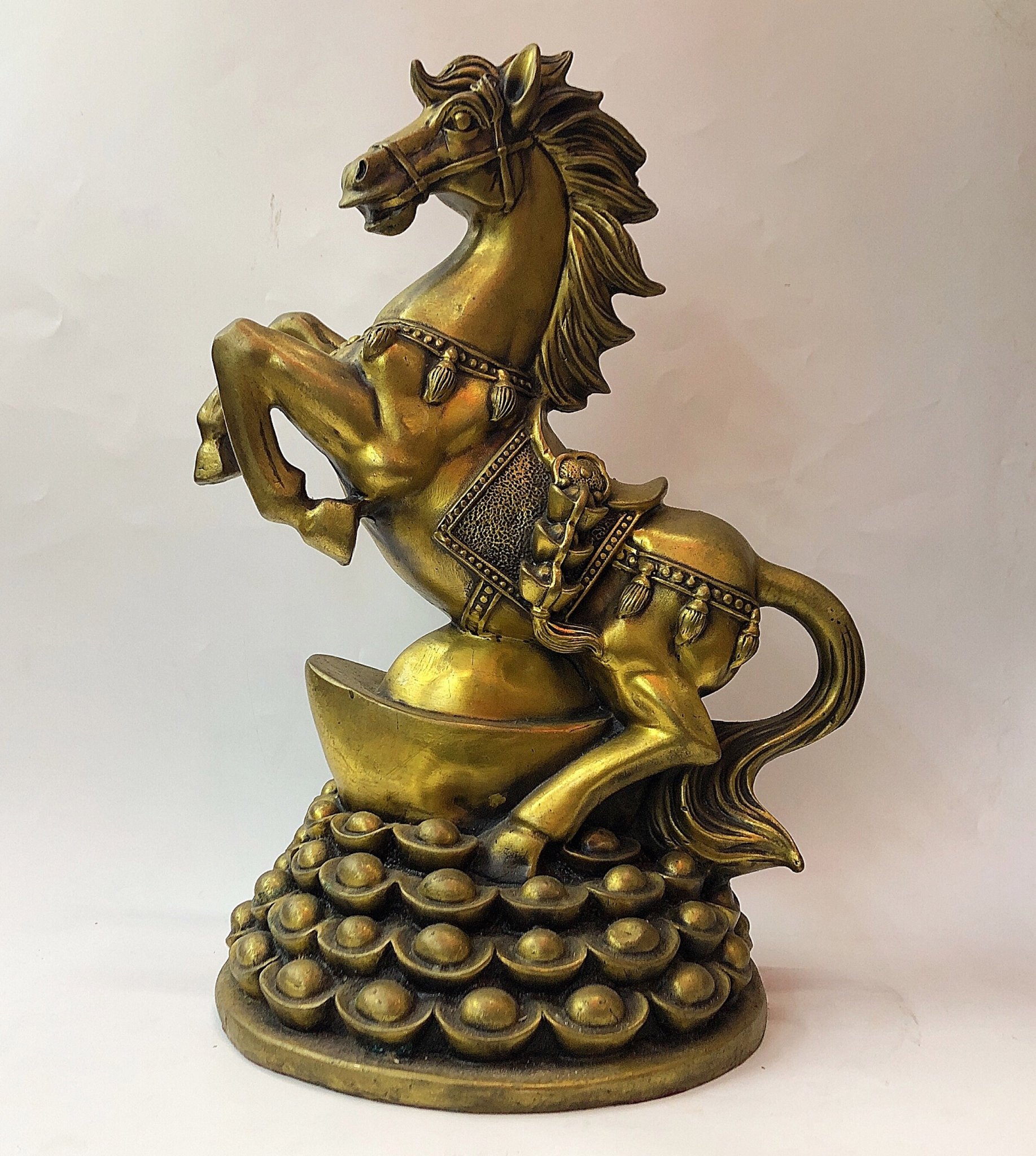 Ngựa Núi Vàng