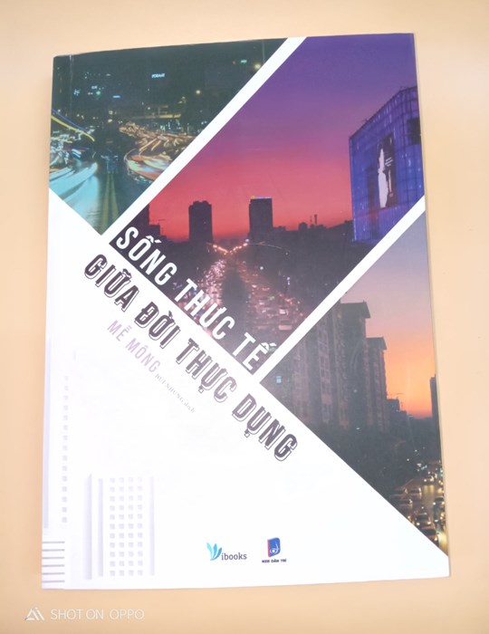 Sống thực tế giữa đời thực dụng