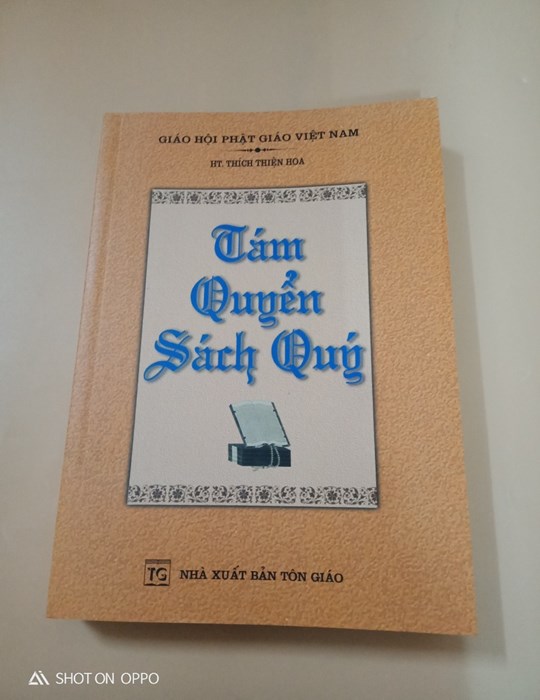 Tám Quyển Sách Quý