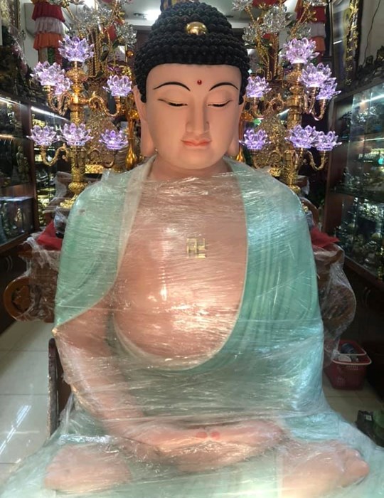 Tôn tượng A Di Đà cao 1,8m