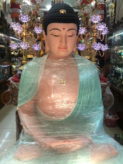 Tôn tượng A Di Đà cao 1,8m