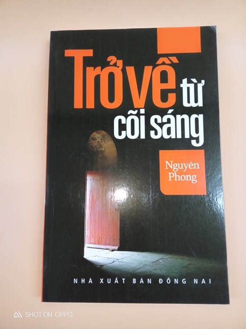Trở về từ cõi sáng