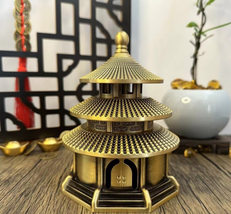 Xông trầm tháp chùa